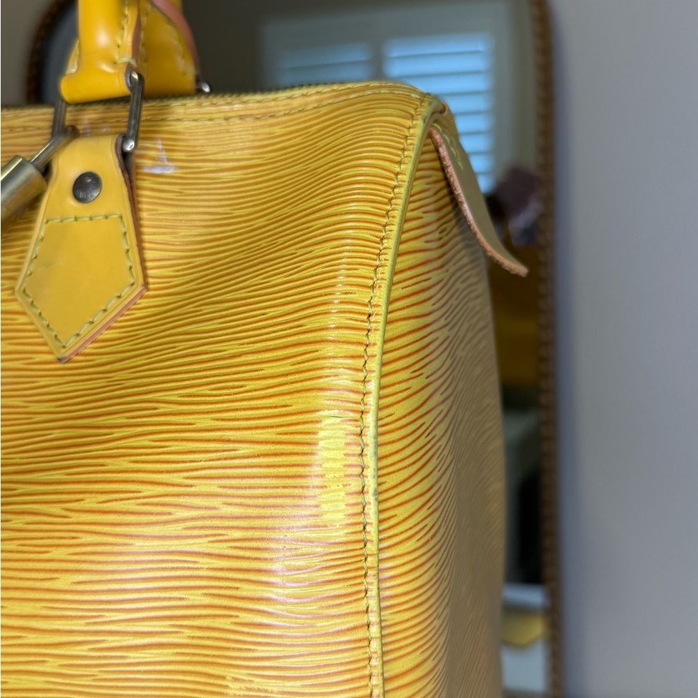 Louis Vuitton Yellow Epi Speedy 25 Handbag - Picture 7 of 11